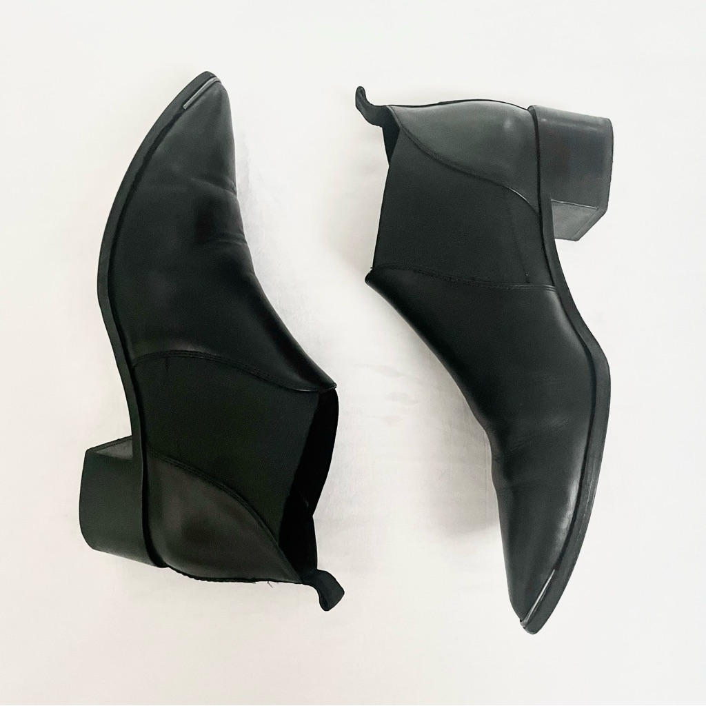 Acne Studios Size 40 Jenny Black Pointed Toe Low Ankle Chelsea Bootie/Boots — image 8 of 8